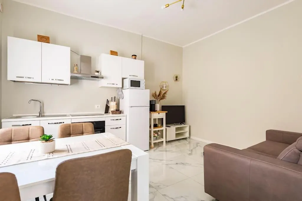 Freeland House Apartment Parma 0*,  Italy